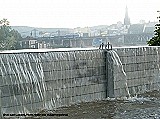 223 Voda v Ústí nad Labem preteká aj cez protipovodňovú hrádzu.