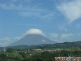  Pohlad na posvatnu horu FUJI  pri ceste Shinkanzenom z Hiroshimy do Tokya