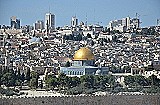 200 Jeruzalem - pohľad z Olivovej hory (Chrámová hora), v strede Skalný dóm