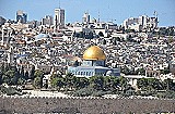 200 Jeruzalem - pohľad z Olivovej hory (Chrámová hora) v strede Skalný dóm