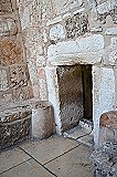 200 Dvere pokory, hlavný vchod do Chrámu narodenia Pána v Betleheme