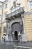 200